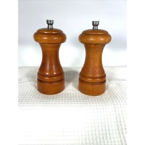 Vintage Wood Salt and Pepper Mills Grinders Olde Thompson Wooden Turned